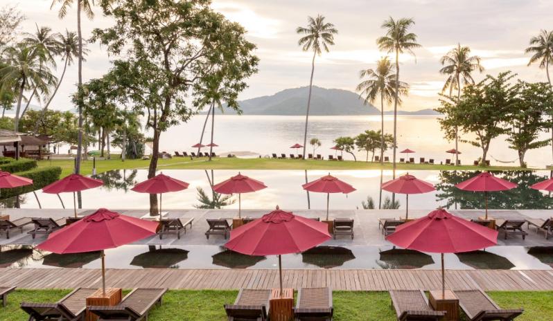 The Vijitt Resort Phuket-infinity edge swimming pool