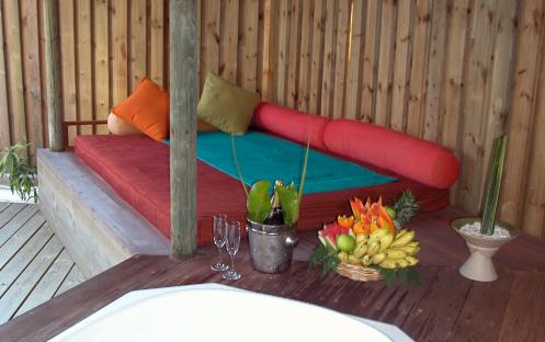 Komandoo Island Resort & Spa-Jacuzzi Beach Villa outdoor bath_1017