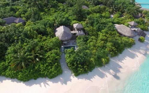 Six Senses Laamu-Ocean Beach Pool Villa aerial view_9315