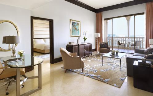 The Ritz Carlton Abu Dhabi-Executive Suite_7779