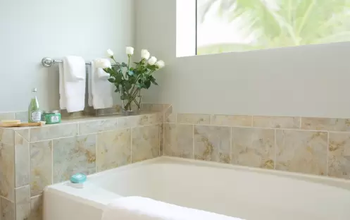 Soak tub