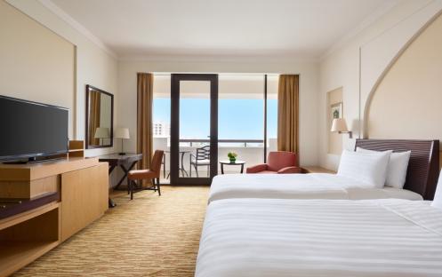 2. Al Bandar Deluxe Sea View Room - Twin Bed
