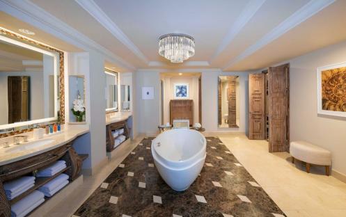 Suites-Regal-Interior-BathroomWide