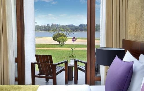 avani_kalutara_resort_guest_room_avani_lagoon_view_room_terrace-590-345_001