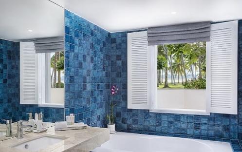 avani_kalutara_resort_guest_room_avani_ocean_view_pool_suite_bathroom-590x354