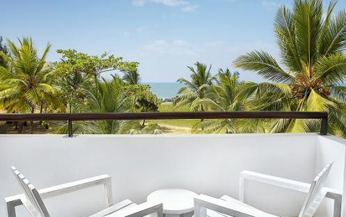 avani_kalutara_resort_guest_room_avani_ocean_view_suite_balcony-590-x-354