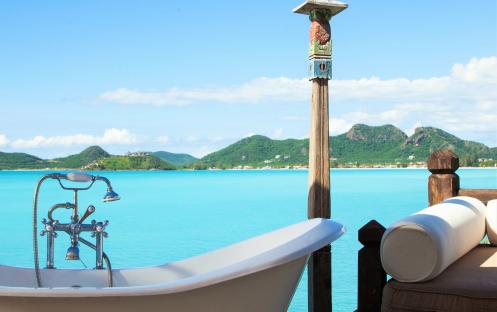 Cocobay Resort-Premium Waterfront Slipper Tub_7777