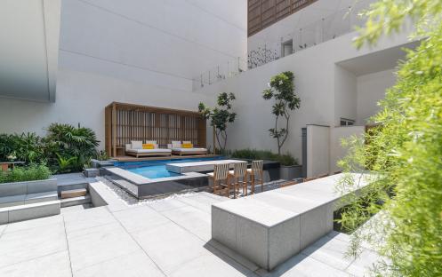 FIVE Palm Jumeirah Dubai-Four Bedroom Duplex Penthouse Suite pool overview_18703