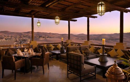 qasr_al_sarab_by_anantara_panoramic_desert_views_from_suhail_restaurant_1920x1037
