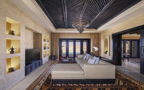 qasr_al_sarab_desert_resort_by_anantara_guest_room_one_bedroom_villa_livingroom