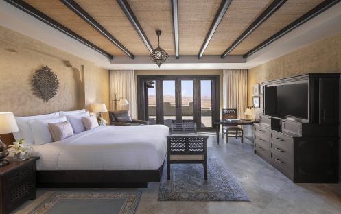 qasr_al_sarab_desert_resort_by_anantara_guest_room_two_bedroom_villa_kind_bedroom