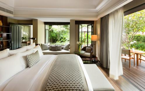 alay_beachfront_layan_pool-villa_bedroom