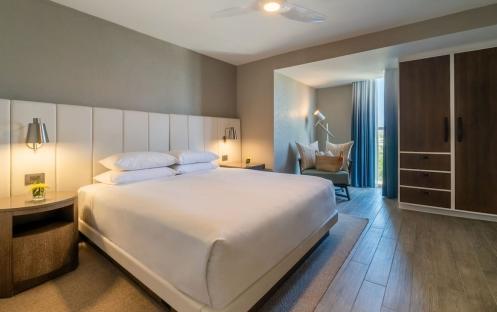 Hyatt-Regency-Aruba-Resort-Spa-and-Casino-P548-Family-Suite-Master-Bedroom.16x9