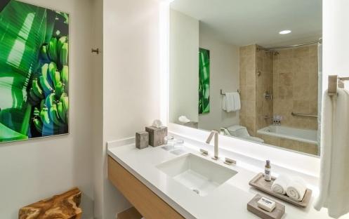 Hyatt-Regency-Aruba-Resort-Spa-and-Casino-P592-Bathroom.16x9