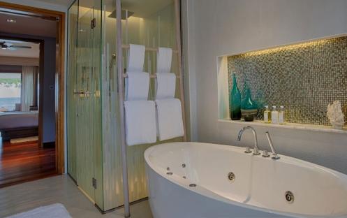 Lily Beach Resort & Spa-Beach Suite with Pool Bathroom_17715