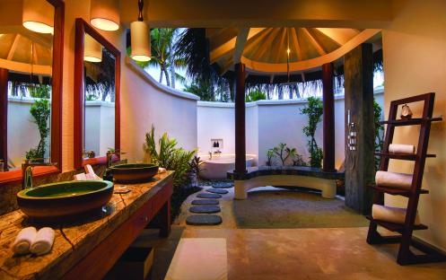 OBLU SELECT at Sangeli-Deluxe Beach Pool Villa Bathroom_14146