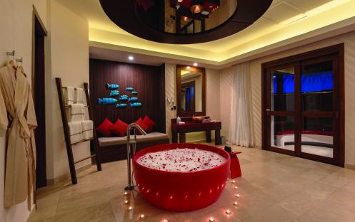 OBLU SELECT at Sangeli-Honeymoon Water Suites with Pool Bathroom Interior_16914