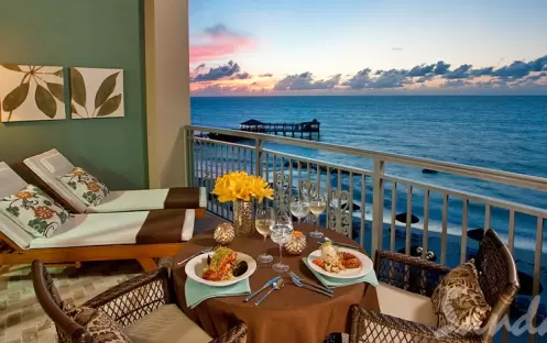 Balmoral Beachfront Club Level Room - BC (1)