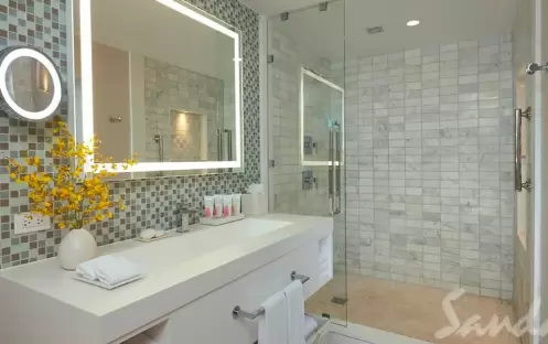 Royal English Club Level Junior Villa Suite with Outdoor Tranquillity Soaking Tub - VJS (3)