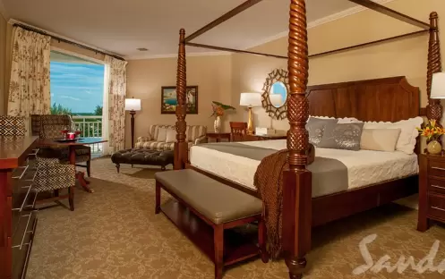 Royal Honeymoon Oceanview Suite - JS (4)