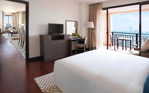 anantara_the_palm_dubai_two_bedroom_apartment_with_luxury_terrace_bedroom_1920x1037