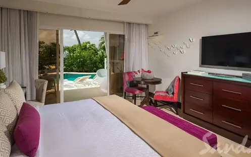 Beachfront Crystal Lagoon Swim-up Butler Room with Patio Tranquility Soaking Tub – SBT (4) Beachfront Crystal Lagoon Swim-up Butler Room with Patio Tranquility Soaking Tub – SBT (4)
