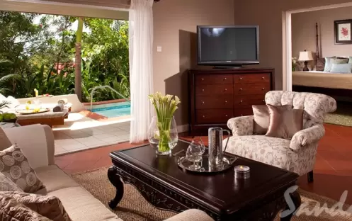 Honeymoon Hideaway One Bedroom Suite with Private Pool - BH (1)