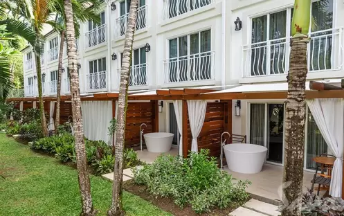 Honeymoon Sanctuary Walkout Club Level Junior Suite with Patio Tranquility Soaking Tub - WJST (3)