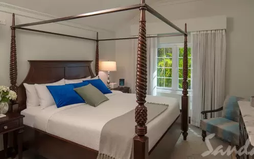 Piton Oceanview Two Story Butler Veranda Suite - BO (6)