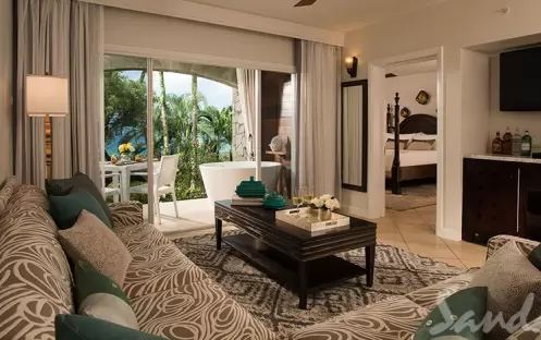 Sunset Bluff Oceanview One Bedroom Butler Suite with Balcony Tranquility Soaking Tub - RP1 (4)