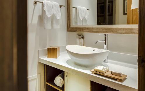 Waves Hotel & Spa by Elegant Hotels - Ocean Front Split Level Room bathroom