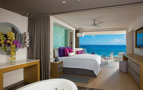 Breathless Riviera Cancun Resort & Spa-Xhale Club Master Suite Ocean Front 1_15009