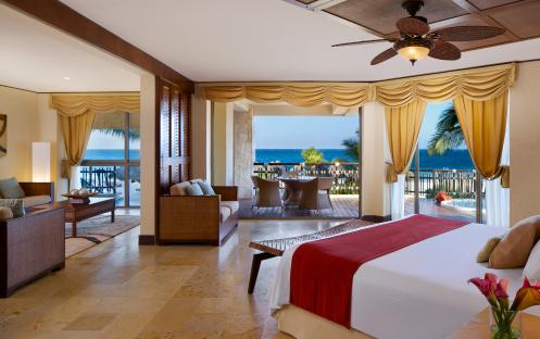 Dreams Riviera Cancun Resort & Spa-Preferred-Club-Ocean-Front-Governor-Suite-1_4415