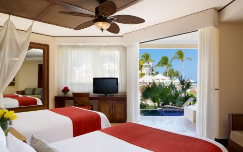 Dreams Riviera Cancun Resort & Spa-Preferred-Club-with-Plunge-Pool-3_4410