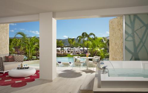 Breathless Montego Bay Resort & Spa-Xhale Club Master Suite Swim Out 1_13107