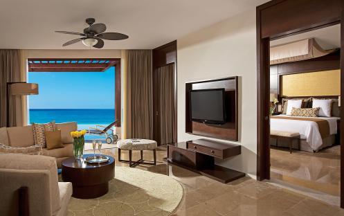 SECRETS PLAYA MUJERES - PREFERRED CLUB MASTER SUITE OCEAN FRONT WITH PRIVATE POOL LIVING ROOM