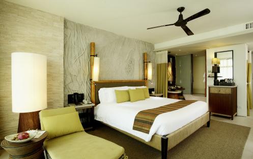 Centara Grand Mirage Beach Resort-Premium Deluxe Ocean Facing 2_3489