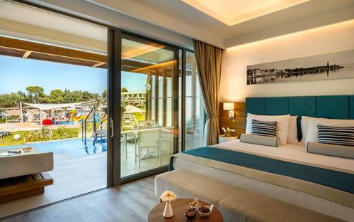 VALAMAR COLLECTION - V LEVEL SWIM UP SUPERIOR SEAVIEW FAMILY SUITE BED