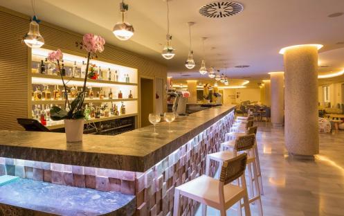 Savina Lobby Bar