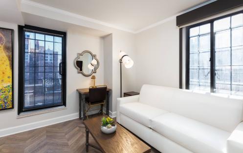 Westgate New York City - Luxe Balcony Suite Living Room