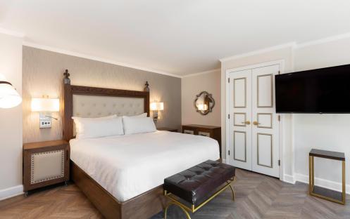 Westgate New York City - Luxe King Balcony Room