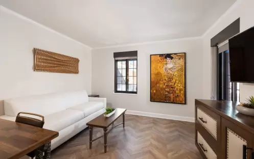 Westgate New York City - Luxe Queen Suite Living area Westgate New York City - Luxe Queen Suite Living area