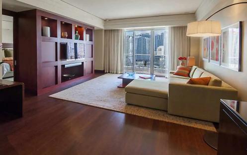 Mandarin-Oriental-Miami-Bay-View-suite-living