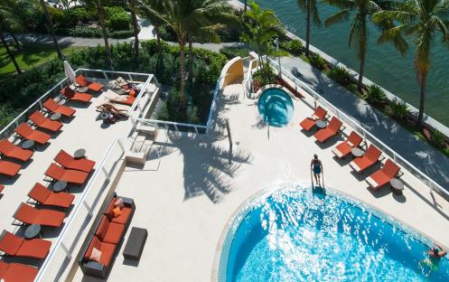 Mandarin-Oriental-Miami-Oasis-Pool-cafe