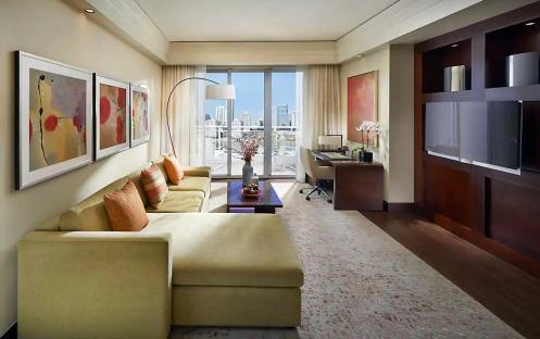 Mandarin-Oriental-Miami-Skyline-view-suite-living-room
