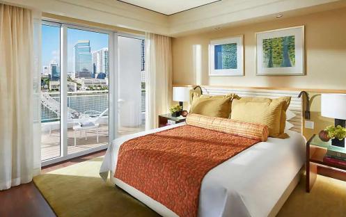 Mandarin-Oriental-Miami-skyline-view-suite-bedroom