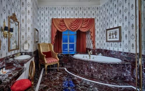 Paris Las Vegas - Napoleon Suite Bathroom