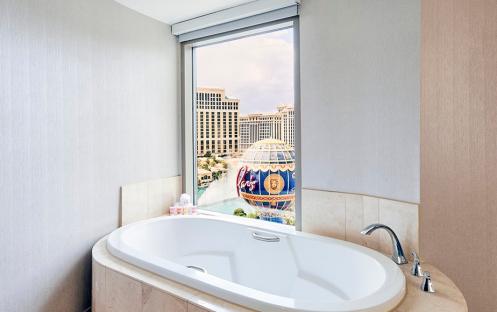 Plaent Hollywood - Ultra Resort Vista Room Bathtub