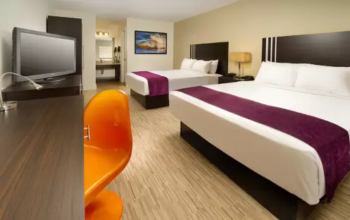 Deluxe Double Queen Room