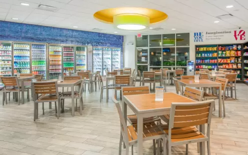 Avanti Resort - Market Place - Full View